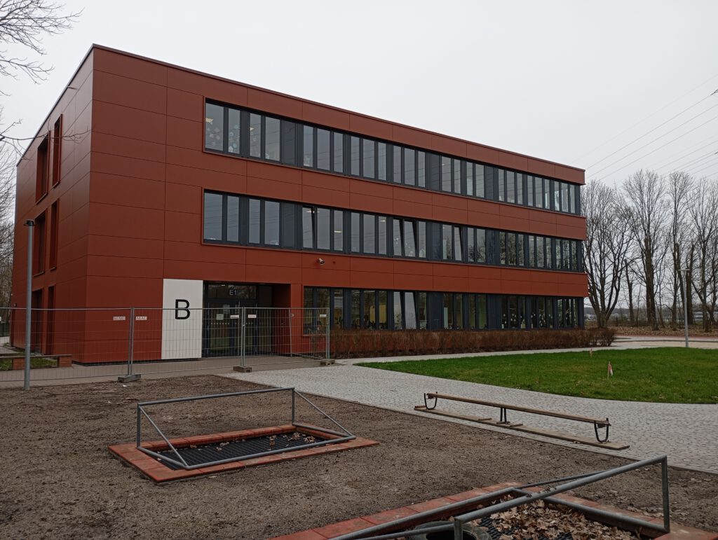 Hauptgebäude Neu
